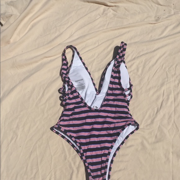Express one-piece swimsuit - Picture 7 of 7